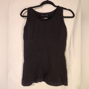 2x black Shape wear tank